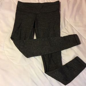 Lululemon Wunder Under leggings, size 10